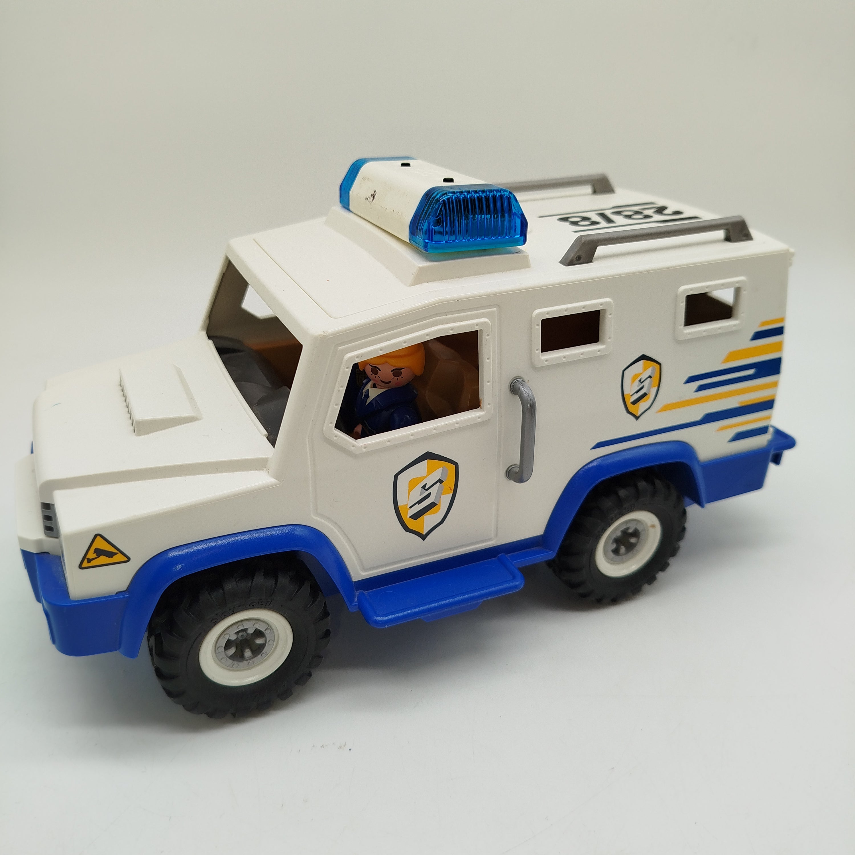 Playmobil Polizeifahrzeug mit 2 Figuren – Spielset